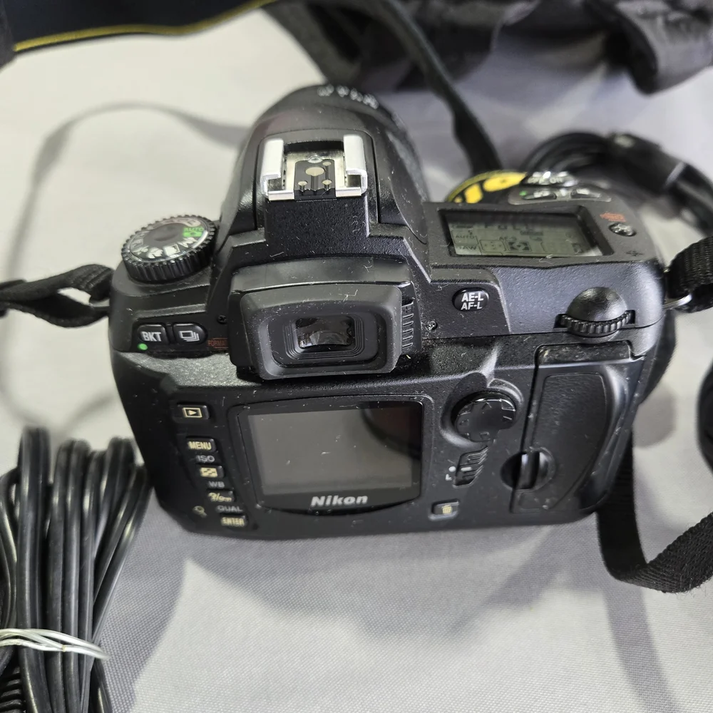 NIKON D70 DIGITAL CAMERA, Sigma ZOOM 28-300 LENS, Battery, Charger, Case, Strap